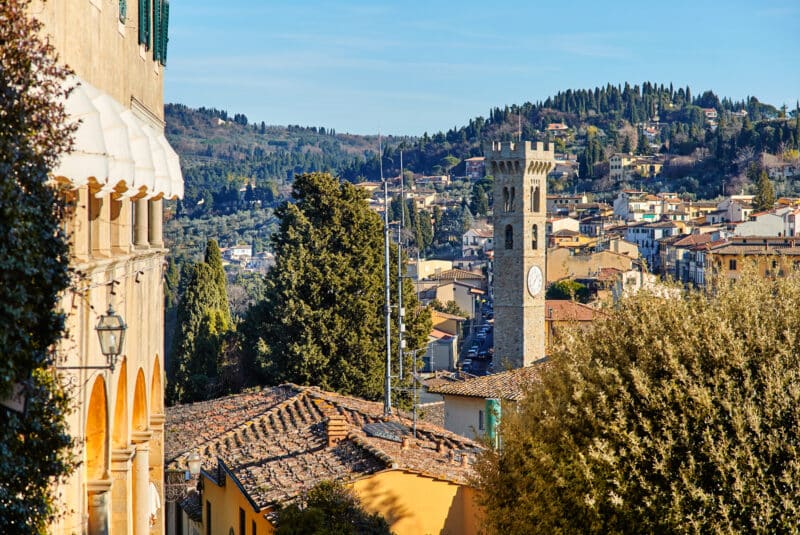 torre del palazzo comunale di Fiesole nelle colline fiorentine